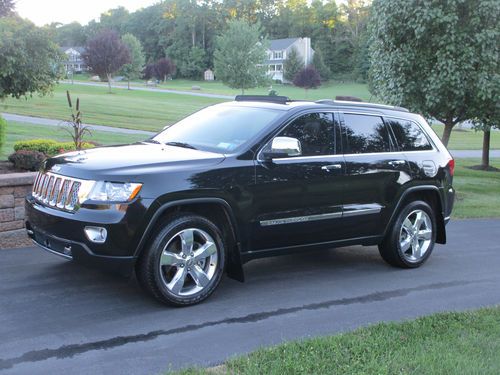 2012 jeep grand cherokee overland summit hemi 4x4 mint condition 9k miles