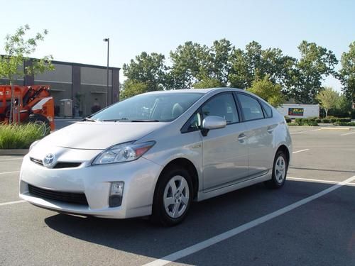 2010 toyota prius iii 24k hybrid gas saver jbl speakers loaded 50 mpg save $ now