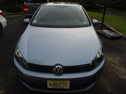 2010 Volkswagen Golf TDI Hatchback 2-Door 2.0L, image 2