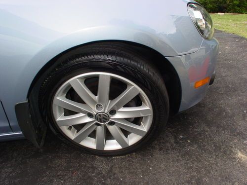 2010 Volkswagen Golf TDI Hatchback 2-Door 2.0L, image 5