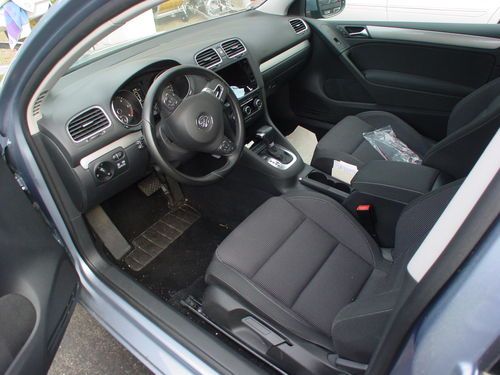 2010 Volkswagen Golf TDI Hatchback 2-Door 2.0L, image 9