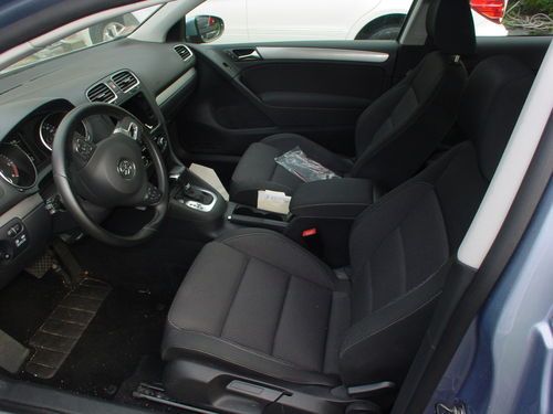 2010 Volkswagen Golf TDI Hatchback 2-Door 2.0L, image 10