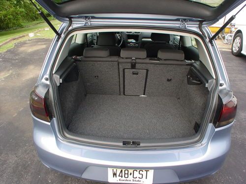 2010 Volkswagen Golf TDI Hatchback 2-Door 2.0L, image 11