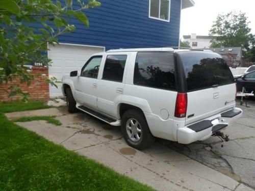 Very clean escalade