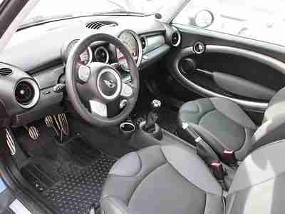 2008 BLUE/SILVER TWO TONE, 6 SPEED, HEATED LEATHER, DOUBLE SUNROOF, LOW RESERVE!, image 5