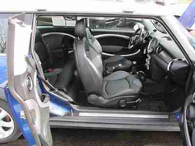 2008 BLUE/SILVER TWO TONE, 6 SPEED, HEATED LEATHER, DOUBLE SUNROOF, LOW RESERVE!, image 12