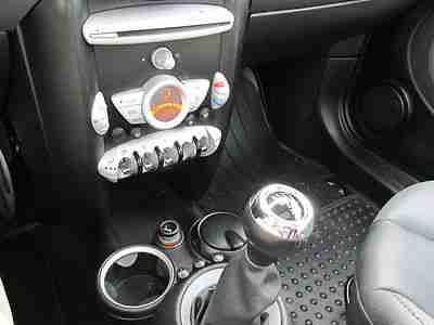 2008 BLUE/SILVER TWO TONE, 6 SPEED, HEATED LEATHER, DOUBLE SUNROOF, LOW RESERVE!, image 15