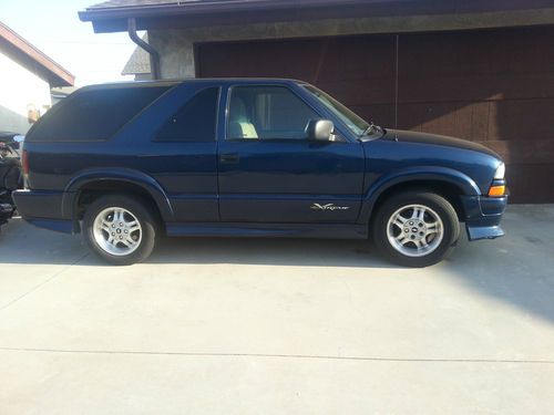 2002 chevy blazer xtreme. blue. 2-door sports utility.