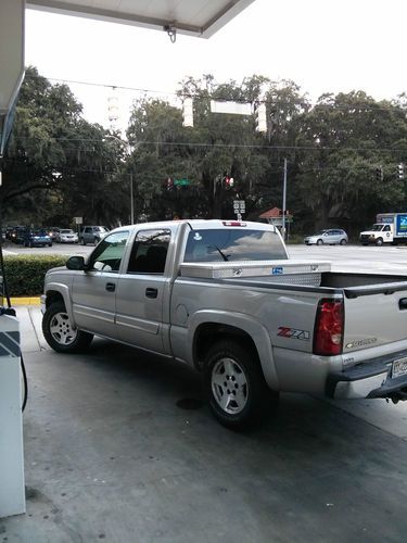 2006 chevrolet silverado  1500, z71 off road,   crew cab pickup 4-door , v8