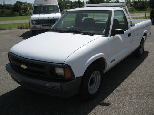 1994 chevrolet s-10 pickup truck for parts