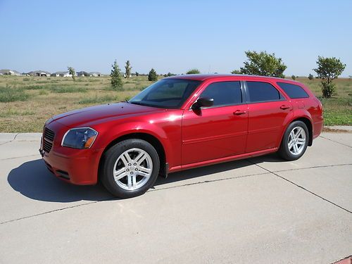 2005 dodge magnum se wagon 4-door 2.7l