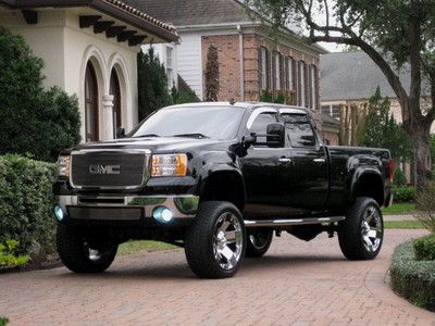 Crew cab short bed (regency) lifted! 24" rims
