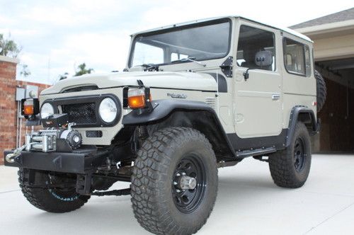 DESERT COMMANDO - 78 FJ40 MEGA CRUISER - LOADED 4.2L 4SPD NEW AC & HEAT 40 PHOTO, US $47,500.00, image 2