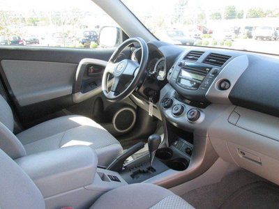 Rav 4 Silver 4x4 Suv One Owner 6 CD Low Reserve Clear Title Tow Pack Wheels NICE, image 11
