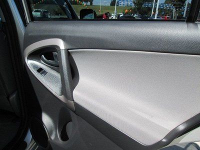 Rav 4 Silver 4x4 Suv One Owner 6 CD Low Reserve Clear Title Tow Pack Wheels NICE, image 12