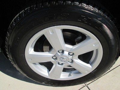 Rav 4 Silver 4x4 Suv One Owner 6 CD Low Reserve Clear Title Tow Pack Wheels NICE, image 23