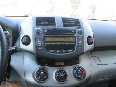 Rav 4 Silver 4x4 Suv One Owner 6 CD Low Reserve Clear Title Tow Pack Wheels NICE, image 36
