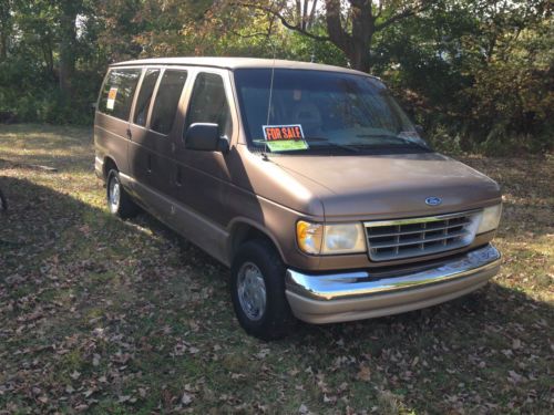 1992 ford e-150 econoline club wagon xlt standard passenger van 2-door 5.8l