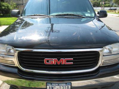 2002 gmc yukon sle 1500 4wd. 3rd row. super nice unit. winter is coming. no res!