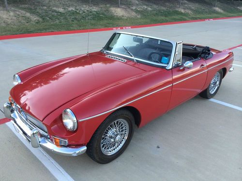 1968 mg mgb mbg mark ii 4 cyl 1800cc convertible ! ! great shape ! !