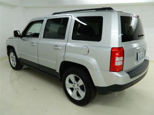 SUV 2.4L CD ABS brakes AM/FM radio Anti-whiplash front head restraints, image 5