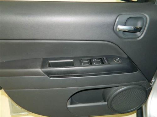 SUV 2.4L CD ABS brakes AM/FM radio Anti-whiplash front head restraints, image 11