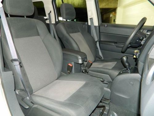 SUV 2.4L CD ABS brakes AM/FM radio Anti-whiplash front head restraints, image 19