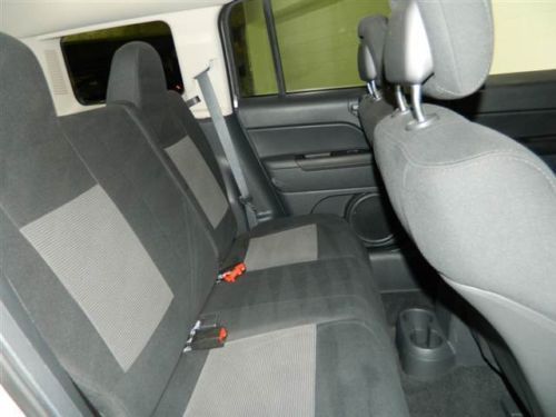 SUV 2.4L CD ABS brakes AM/FM radio Anti-whiplash front head restraints, image 20