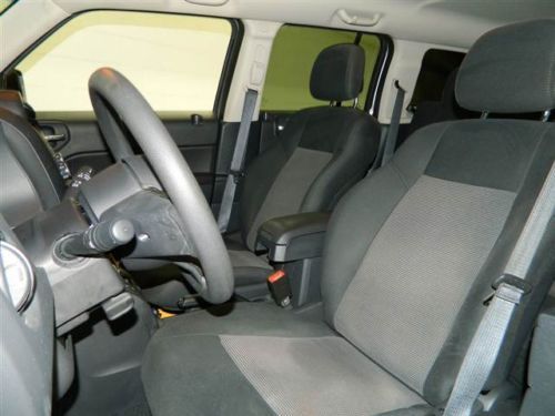 SUV 2.4L CD ABS brakes AM/FM radio Anti-whiplash front head restraints, image 22