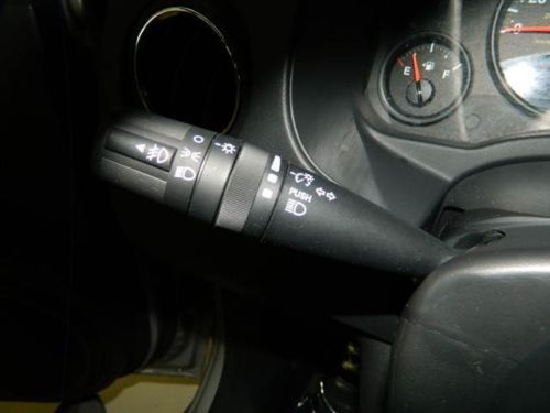 SUV 2.4L CD ABS brakes AM/FM radio Anti-whiplash front head restraints, image 24