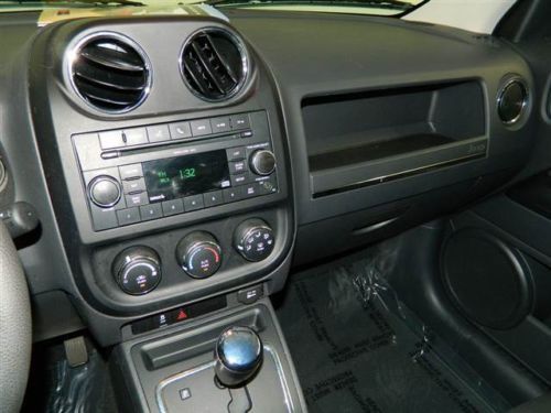 SUV 2.4L CD ABS brakes AM/FM radio Anti-whiplash front head restraints, image 25