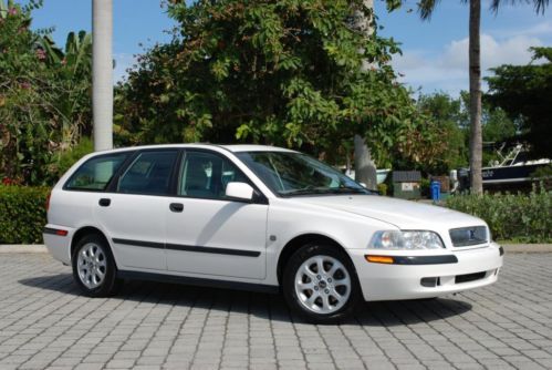 2002 volvo v40 wagon only 38k miles premium pkg audio pkg sunroof