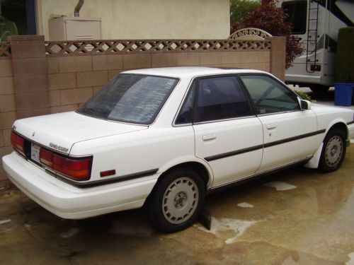 1990 toyota camry dlx sedan 4-door 2.5l v6