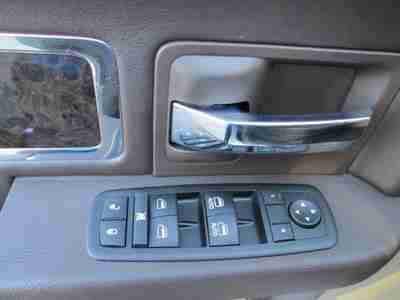 Hemi 4x4 V8 White Gold Leather Sunroof Bluetooth 4-door crew, image 17