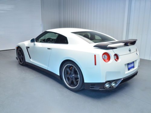 2014 Nissan GTR Track Edition Pearl White R35 twin turbo AWD 4x4, image 3
