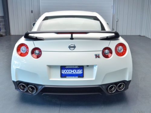 2014 Nissan GTR Track Edition Pearl White R35 twin turbo AWD 4x4, image 4