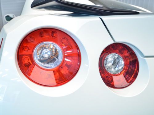 2014 Nissan GTR Track Edition Pearl White R35 twin turbo AWD 4x4, image 6