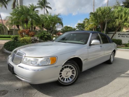 Gorgeous 02 lincoln town car cartier-leather-chrome-carriage top-fl-no reserve!!