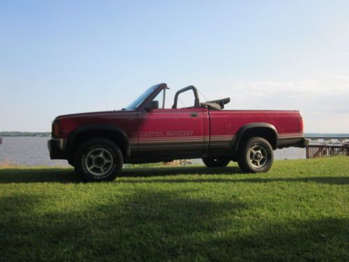 Dakota convertible rare 4 wd looks &amp; runs great,only 2 owners, rebuilt eng.!