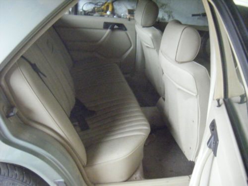 1987 Mercedes 300D (6 cyl turbo-diesel) four door sedan for parts or repair, US $750.00, image 3