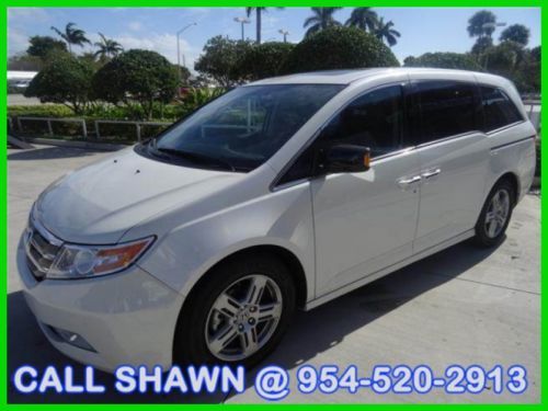 2013 honda odyssey touring, rare tv/dvd, mercedes-benz dealer, l@@k at this van!