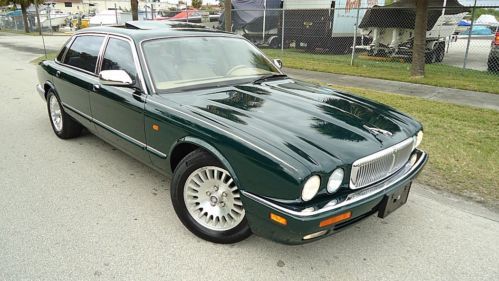 1996 jaguar xj6 vanden plas , 31,000 actual miles , cd, heat seats