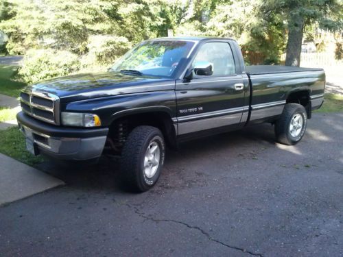 Black pearl  clear coat,no rust,  new tires, tonneau cover,156000mi,4 sp/od