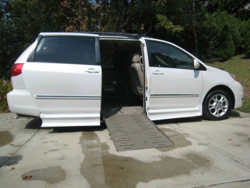 2006 toyota sienna xle handicapped van w/ emc-aevit control &amp; joystick system