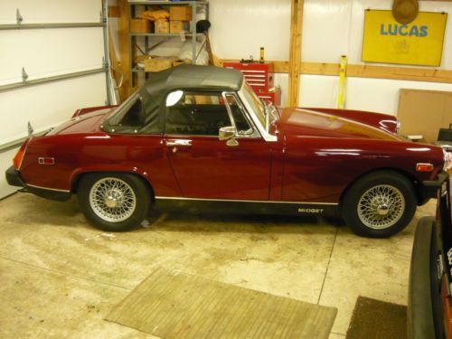 1975 mg midget (maroon)