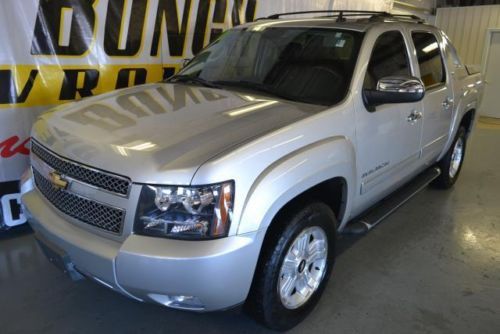 2011 avalanche lt 4x4 leather nav sunroof rear dvd!!!!