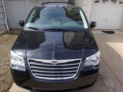 No reserve navigation mygig 3dvd uconnect leather heated power seats rearviewcam
