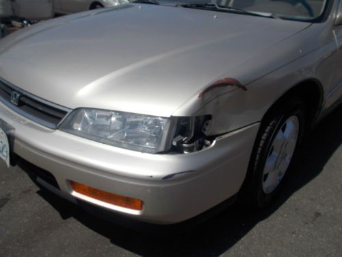 1995 Honda Accord, NO RESERVE, image 10