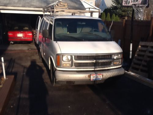 2000 chevy express 2500 cargo van