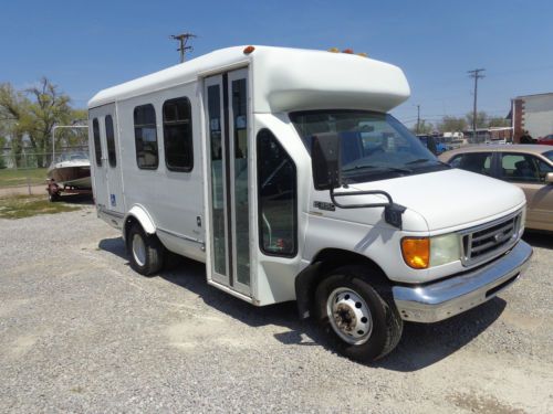 2004 ford e-350 super duty base extended cargo van 2-door 5.4l